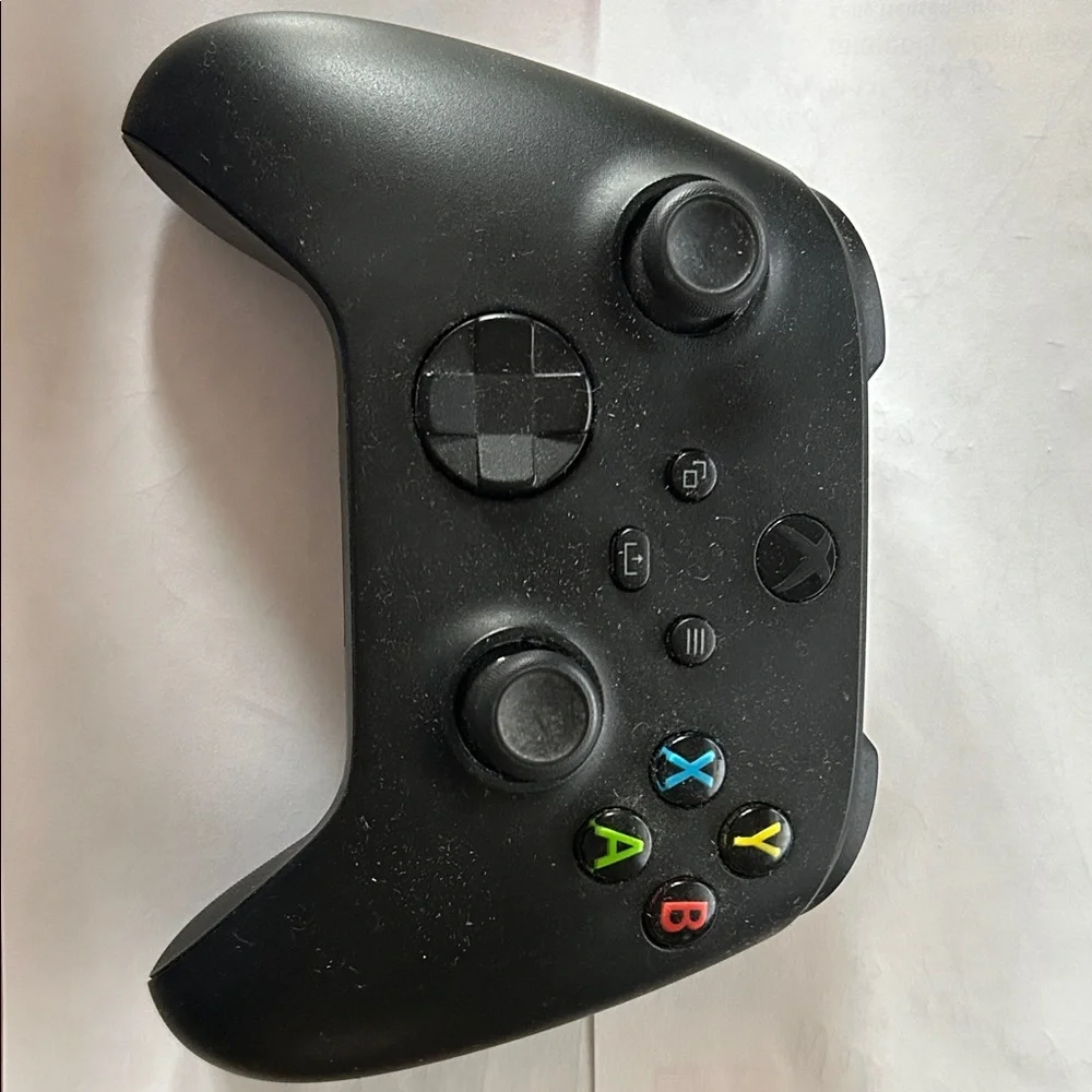 Black Wireless Gaming Controller